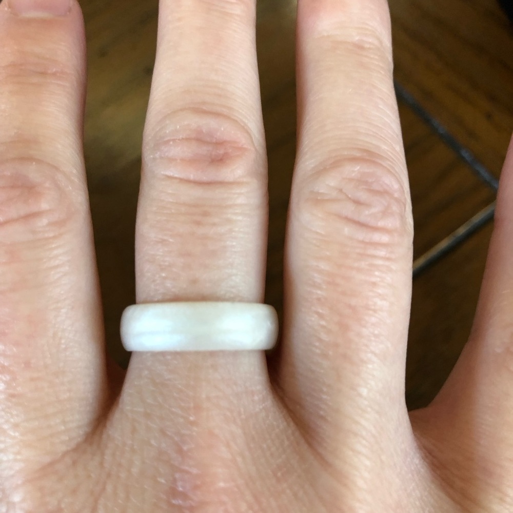 Pearlescent silicone ring - Picture 7 of 8